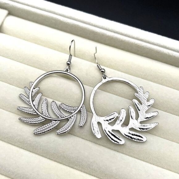 Silver Round Circular Open Hoop Fern Leaf Dangling Drop Hook Earrings - Picture 6 of 8